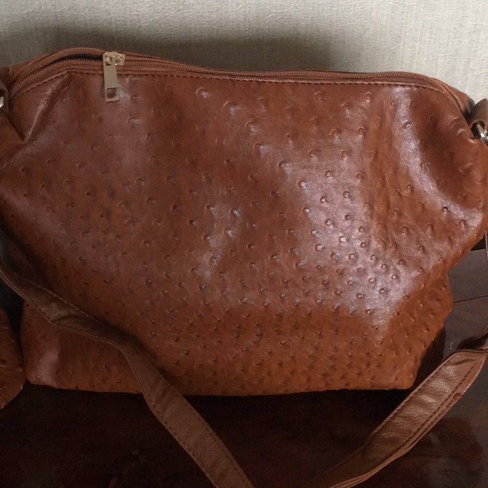 Handbags - Picture 5 of 5